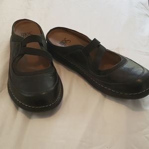SOFFT Black slip on shoes  9 M
